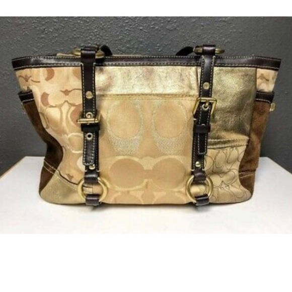 🤩 Coach Signature Gallery Logo Patchwork Shopper Tote so soft and roomy.🤩🎁 - Picture 3 of 10